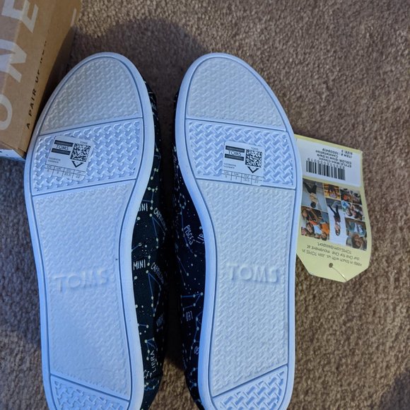 Toms Glow in Dark Constellation - Picture 3 of 5